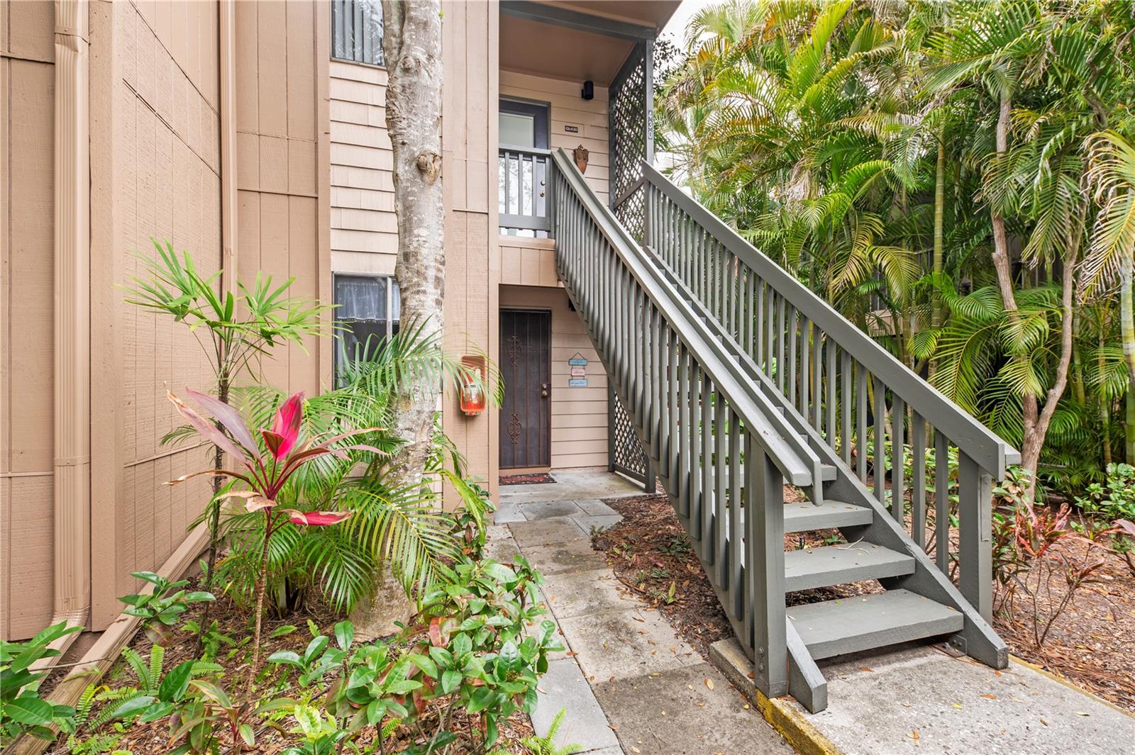 1720 GLENHOUSE DR #330