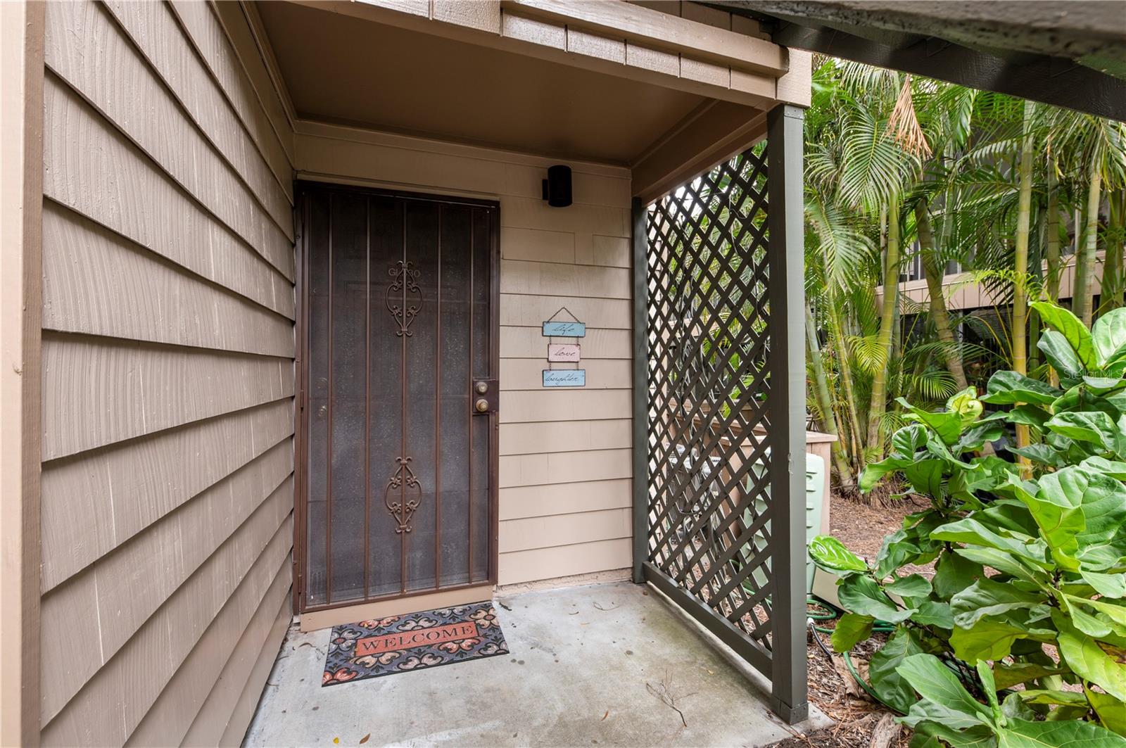 1720 GLENHOUSE DR #330