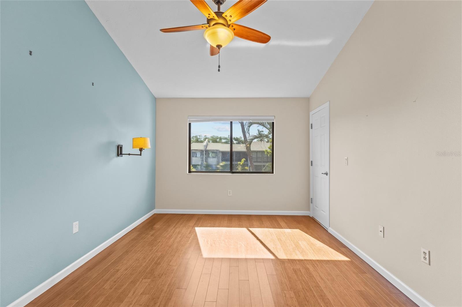 1512 PELICAN COVE RD #239