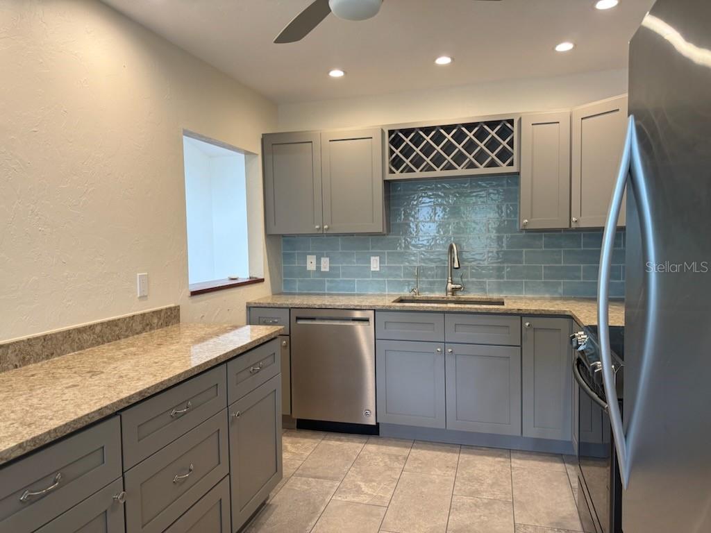 1512 PELICAN COVE RD #239