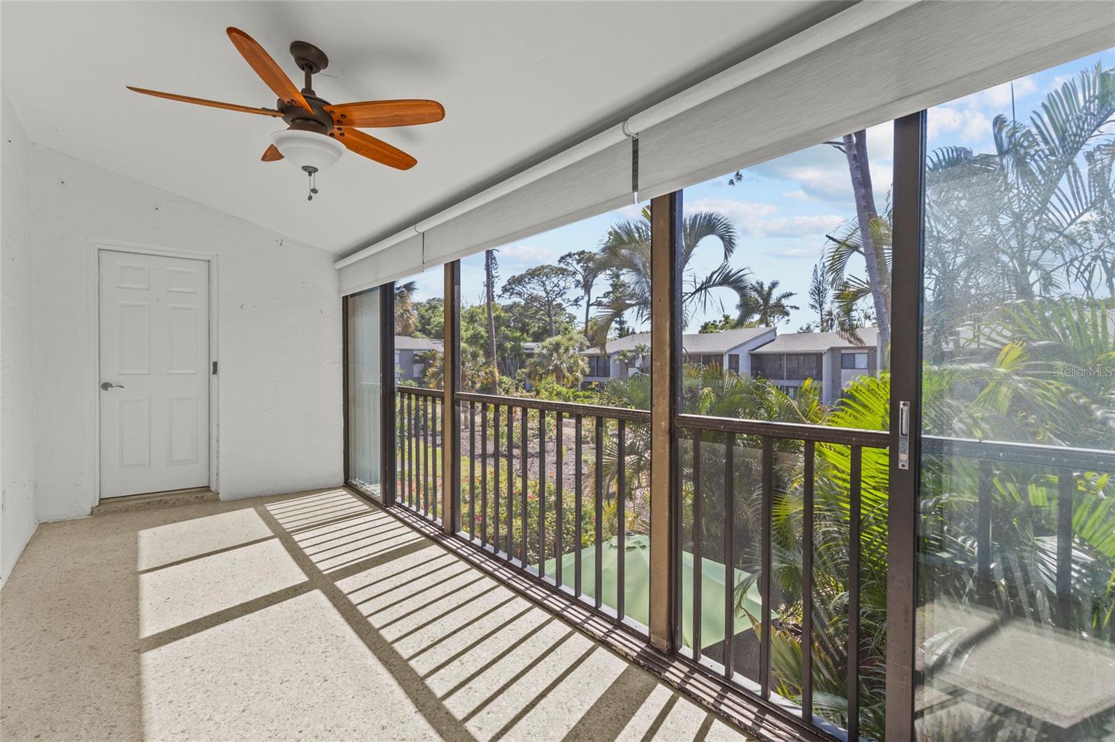 1512 PELICAN COVE RD #239