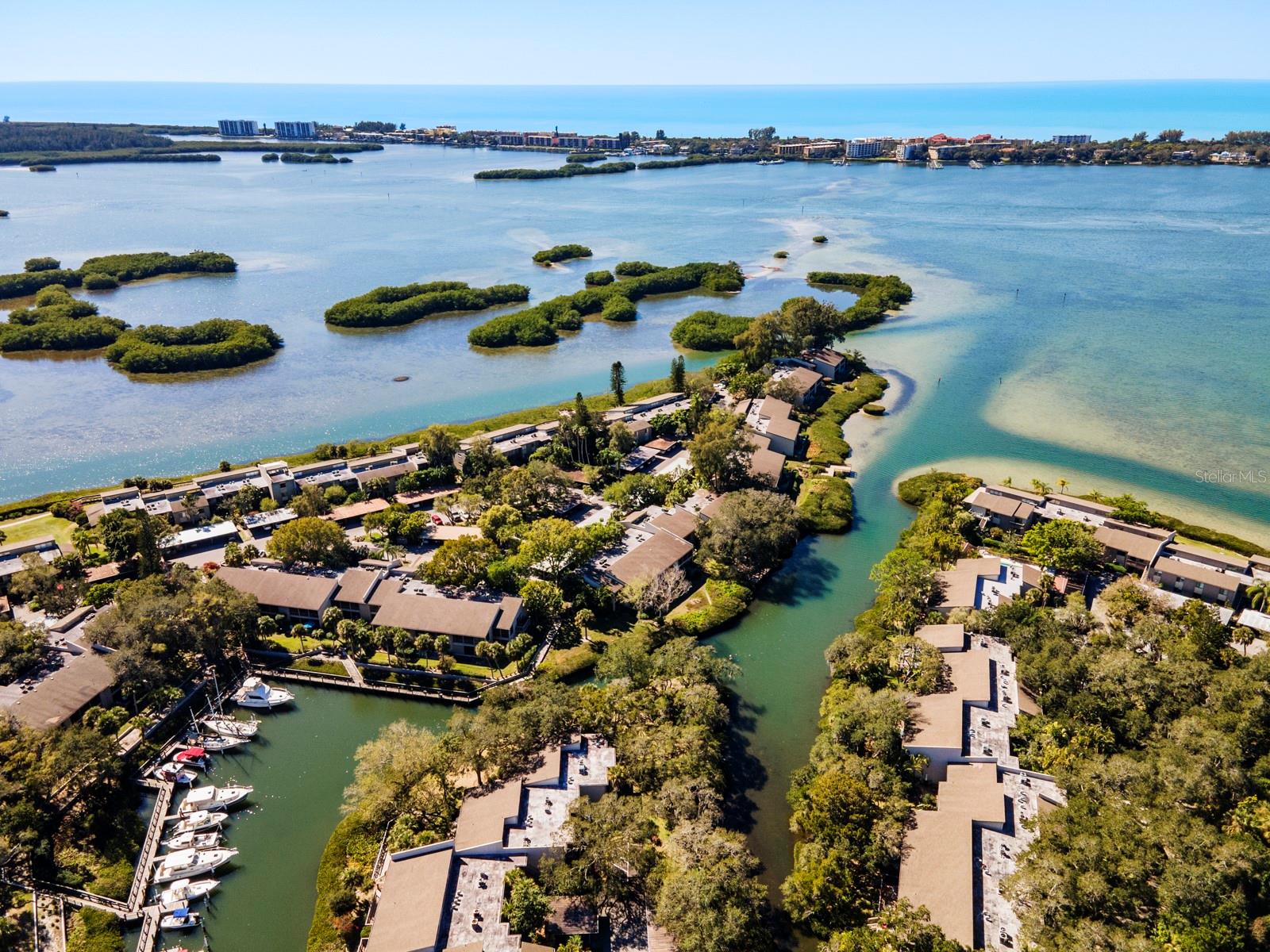 1526 PELICAN POINT DR #146