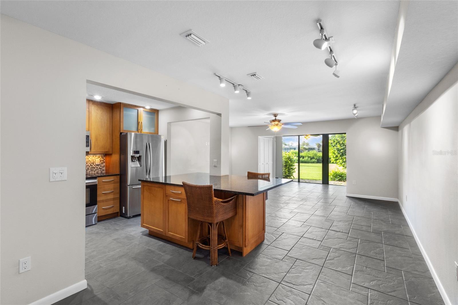 1526 PELICAN POINT DR #146