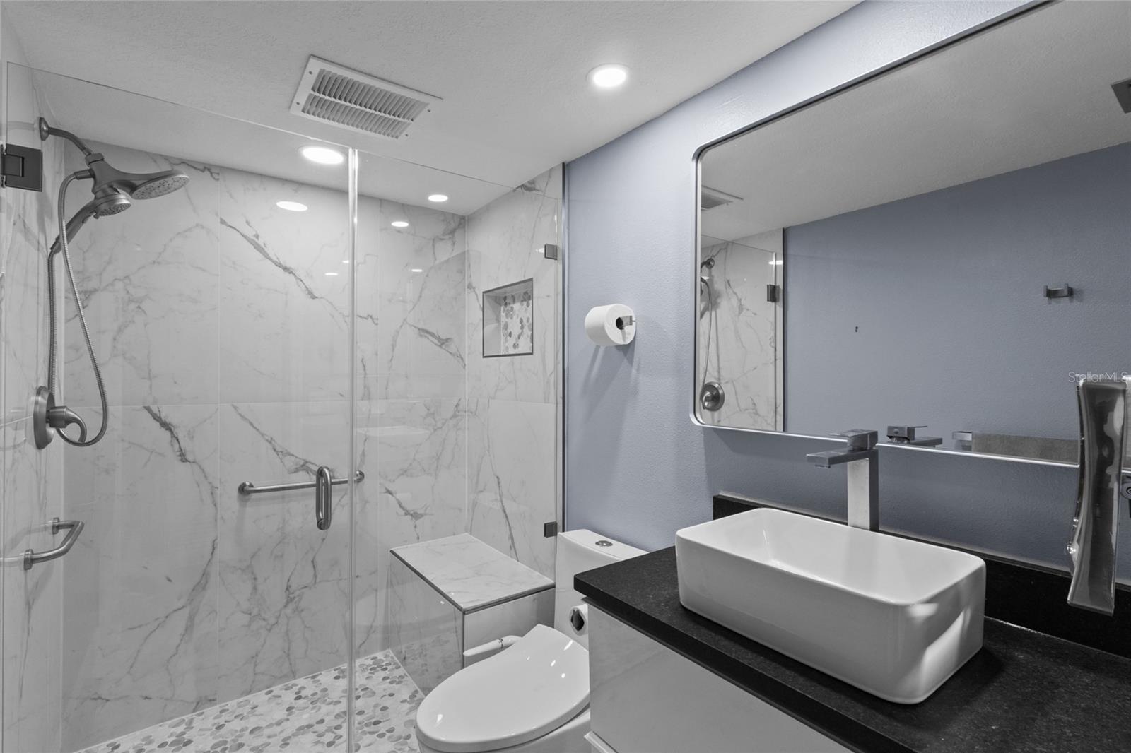 1627 BOATHOUSE CIR #127