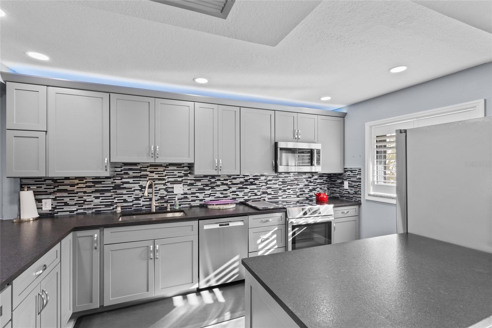 1627 BOATHOUSE CIR #127