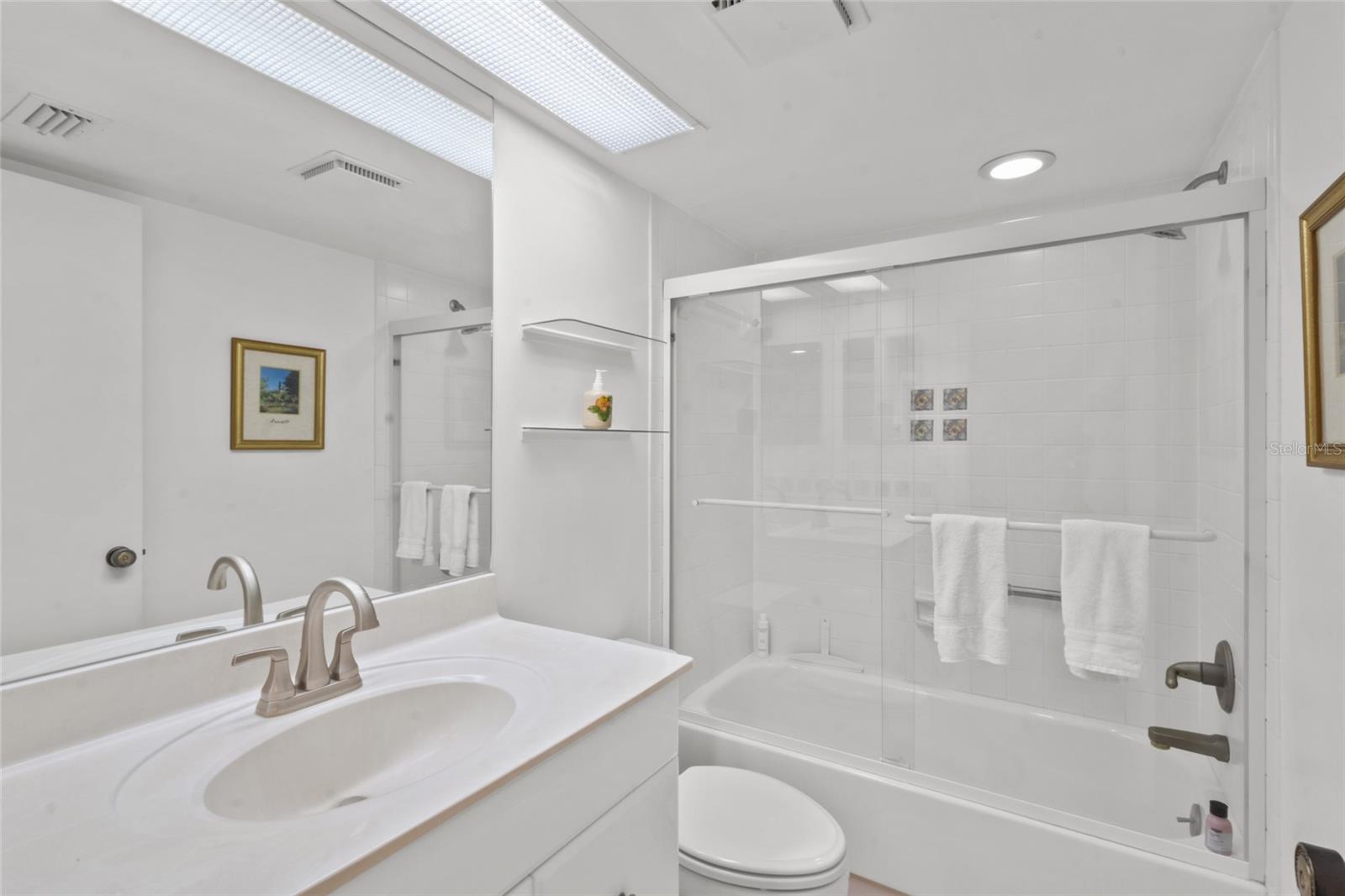 1621 BOATHOUSE CIR #220