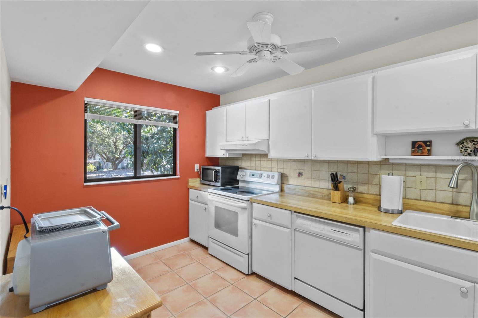 1621 BOATHOUSE CIR #220