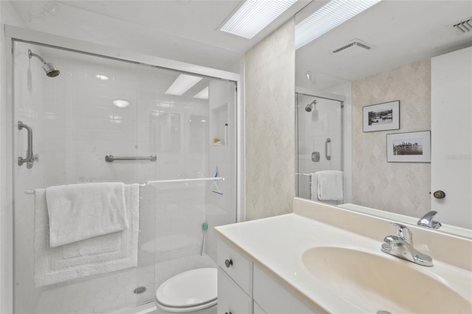 1621 BOATHOUSE CIR #220