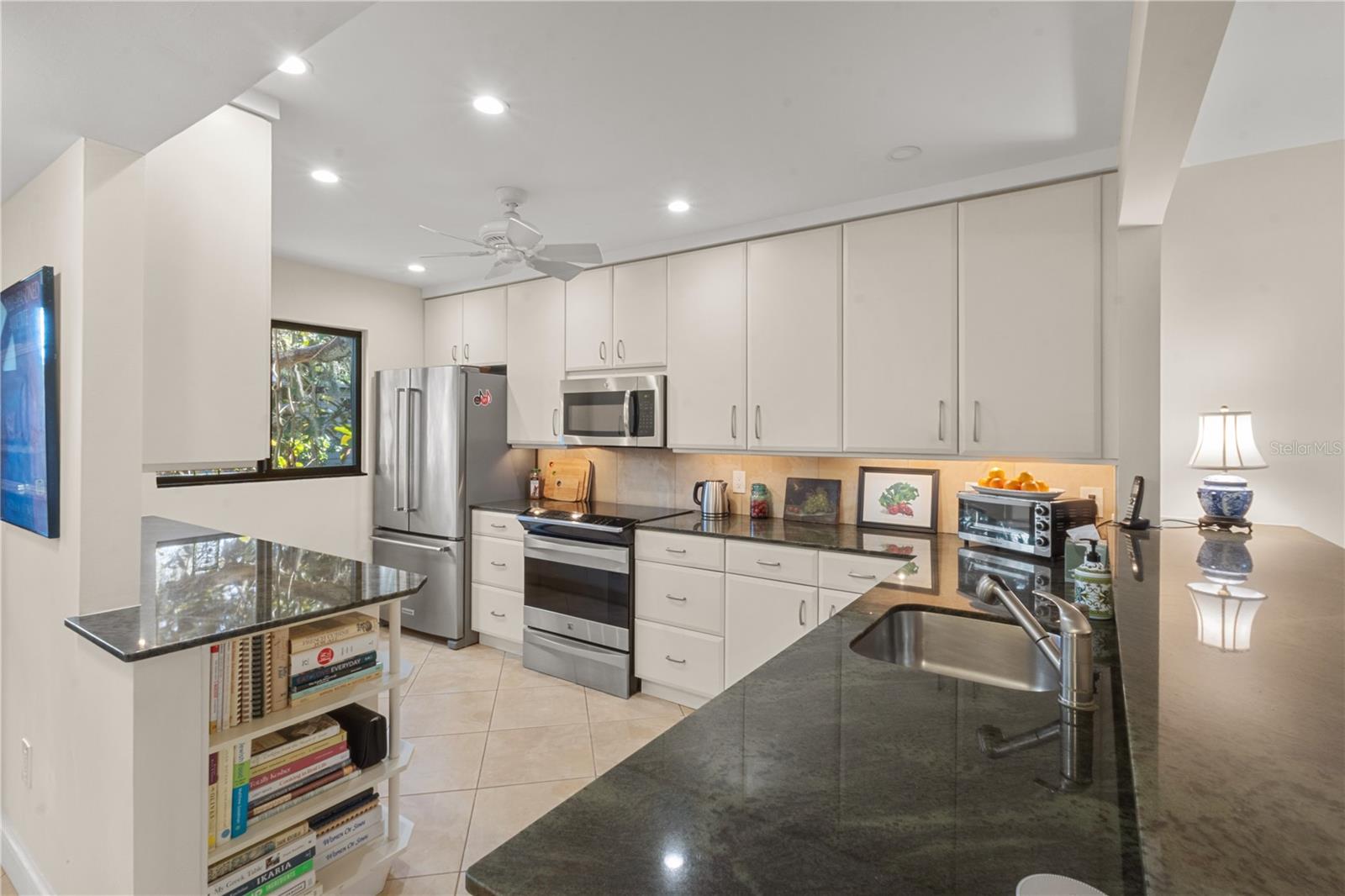 1633 BOATHOUSE CIR #131