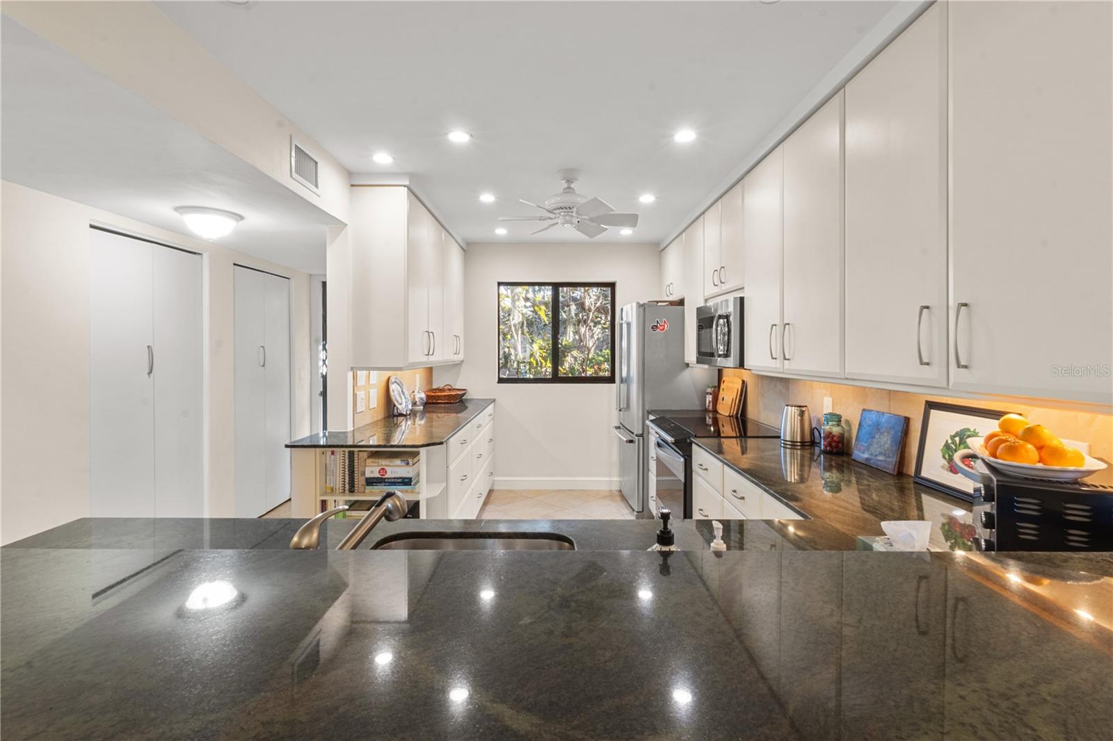 1633 BOATHOUSE CIR #131