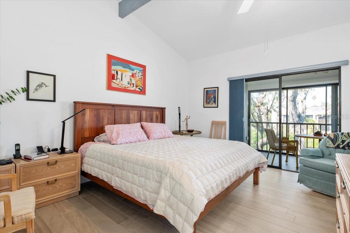 1519 PELICAN POINT DR #288