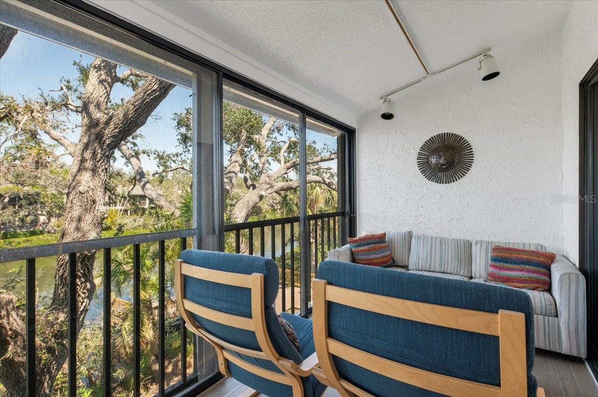 1519 PELICAN POINT DR #288