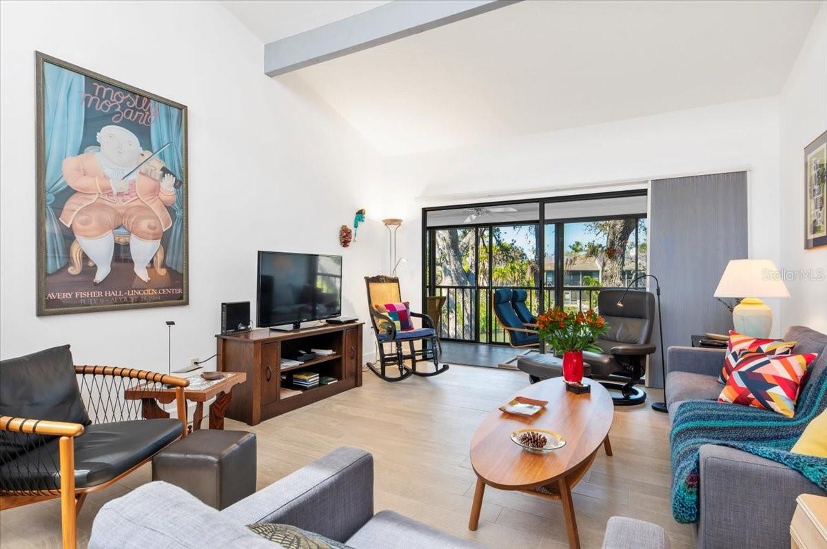 1519 PELICAN POINT DR #288