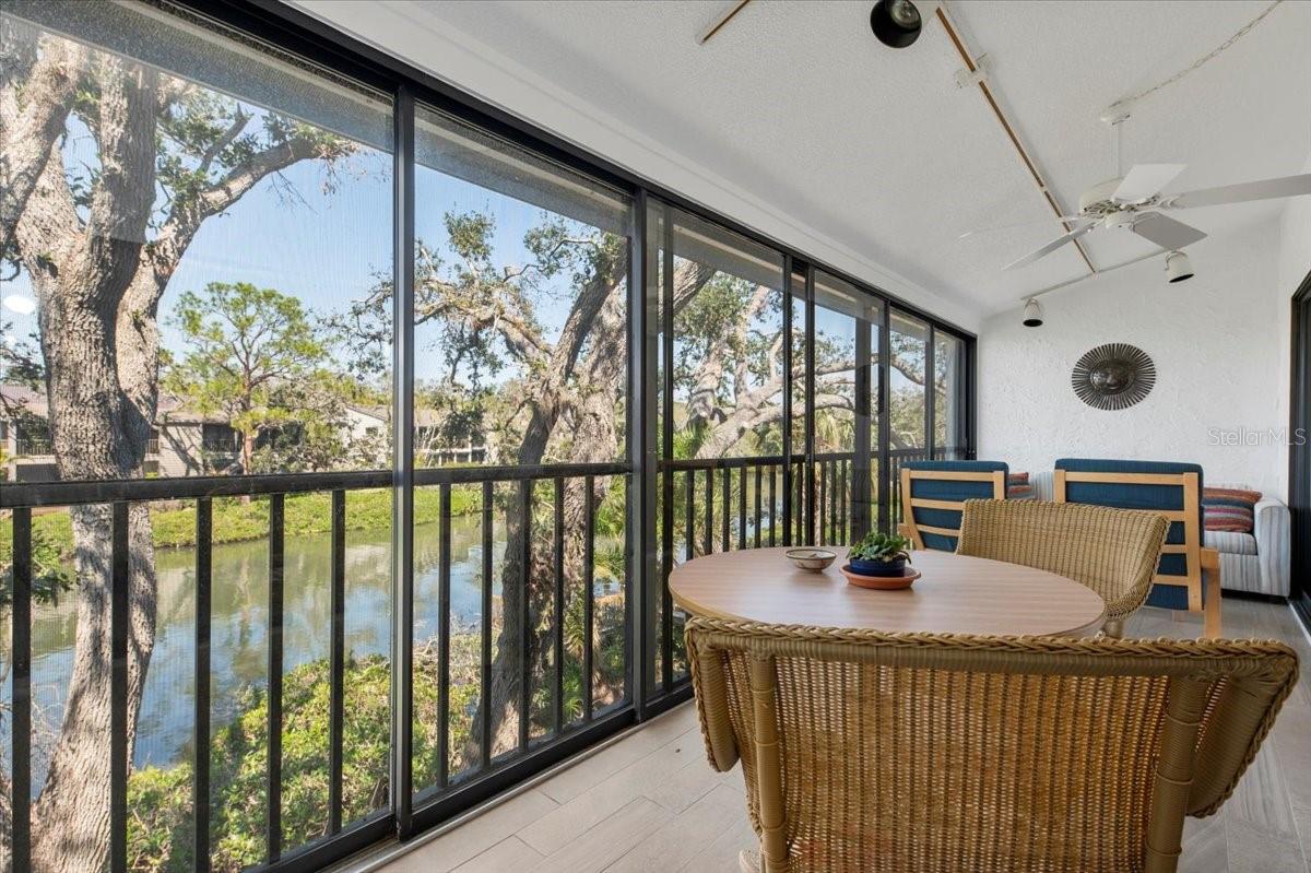 1519 PELICAN POINT DR #288