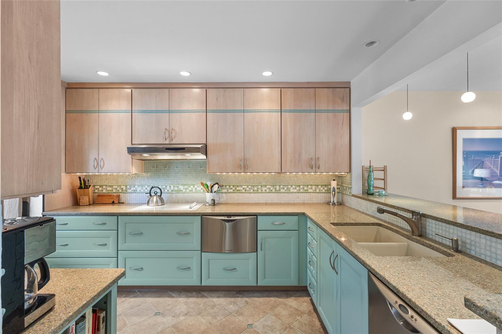 1515 PELICAN POINT DR #284