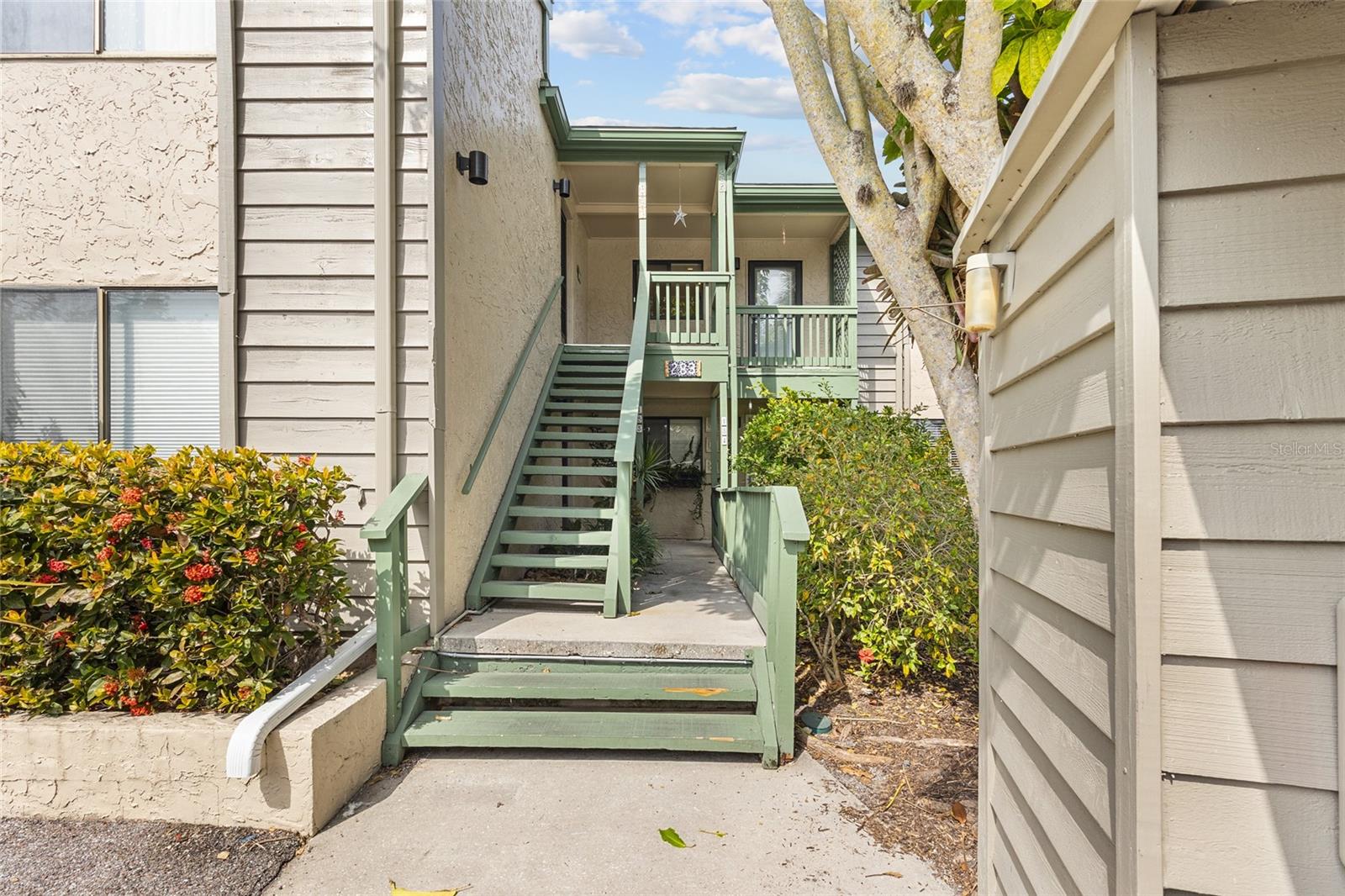 1515 PELICAN POINT DR #284