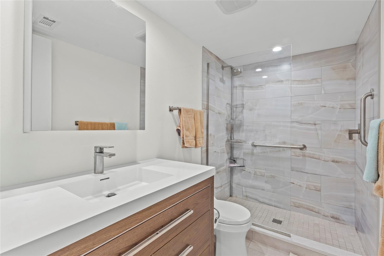 1633 BOATHOUSE CIR #232