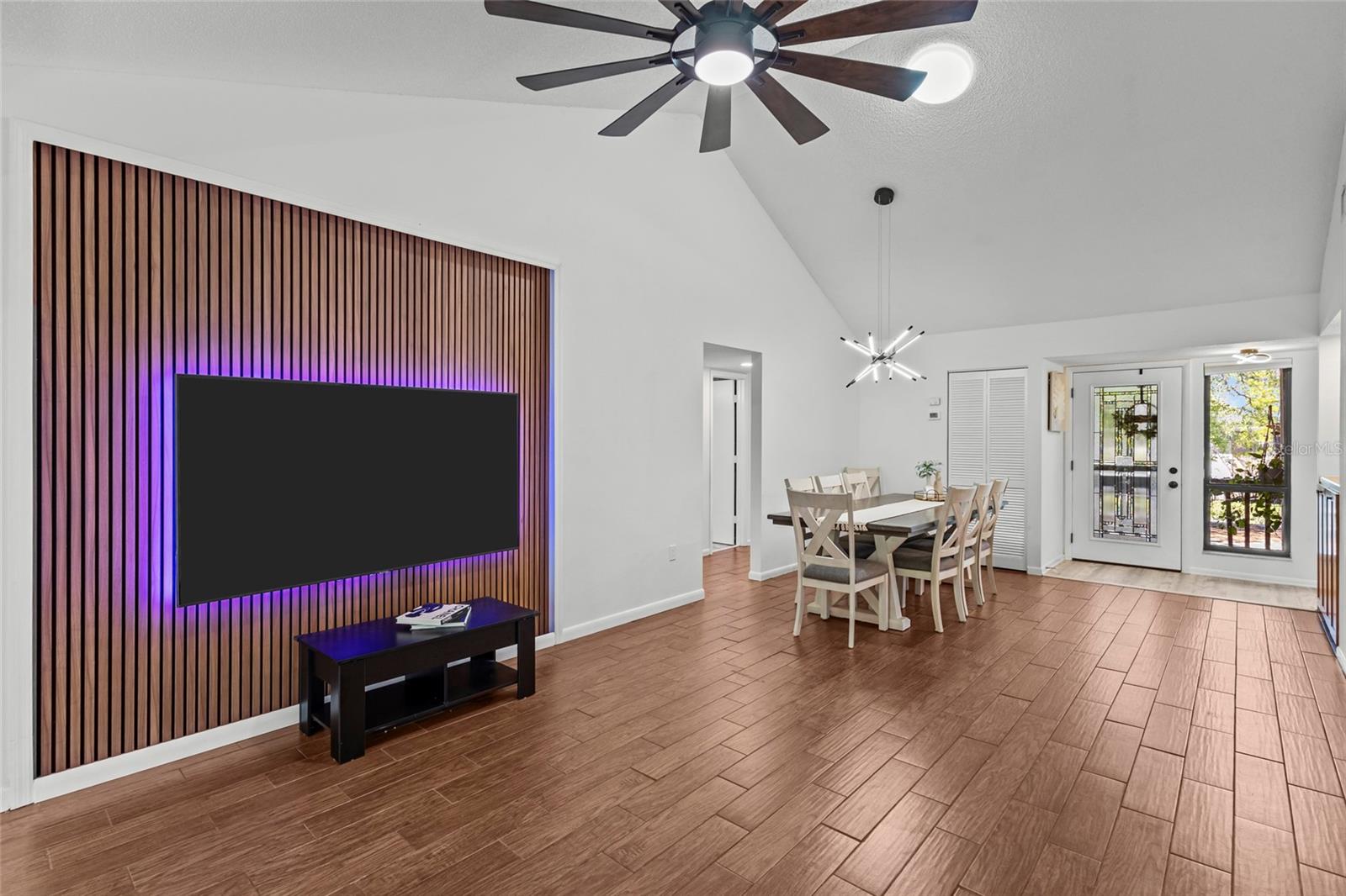 1636 BROOKHOUSE DR #230