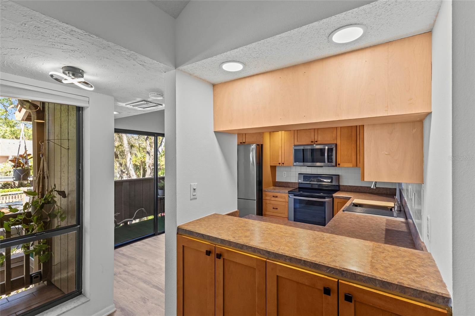 1636 BROOKHOUSE DR #230