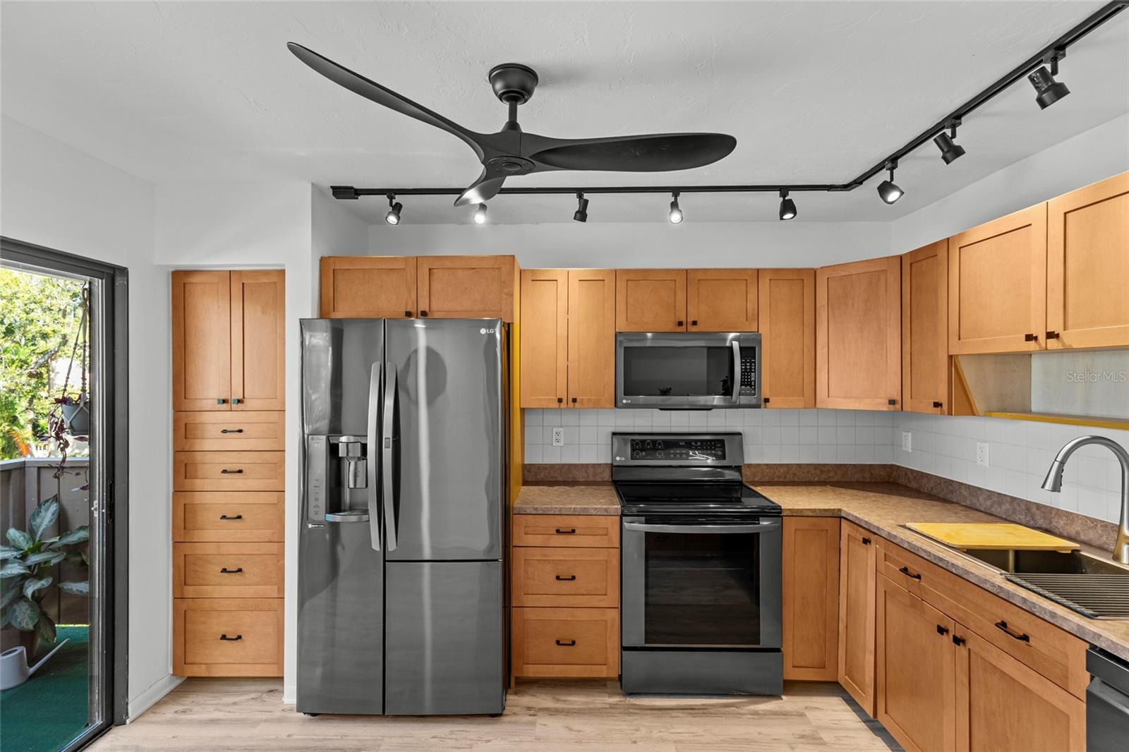 1636 BROOKHOUSE DR #230