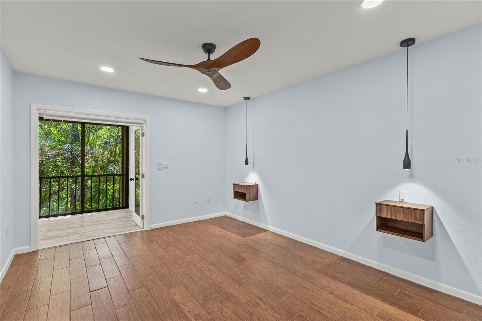 1636 BROOKHOUSE DR #230