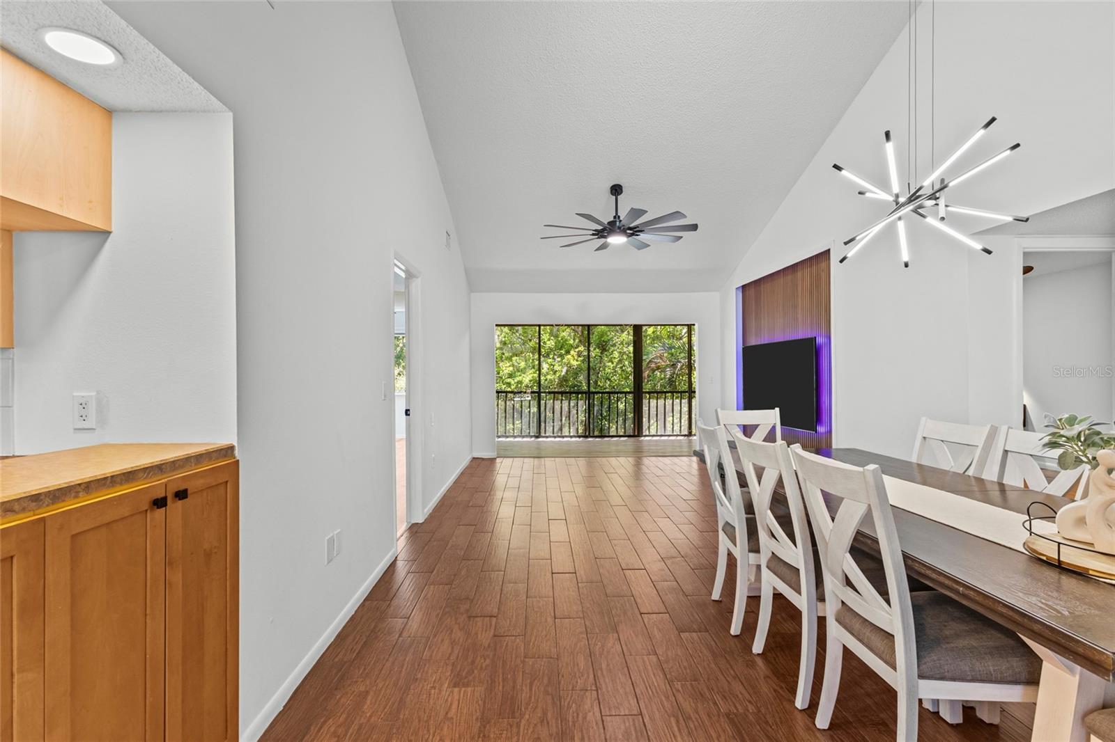 1636 BROOKHOUSE DR #230