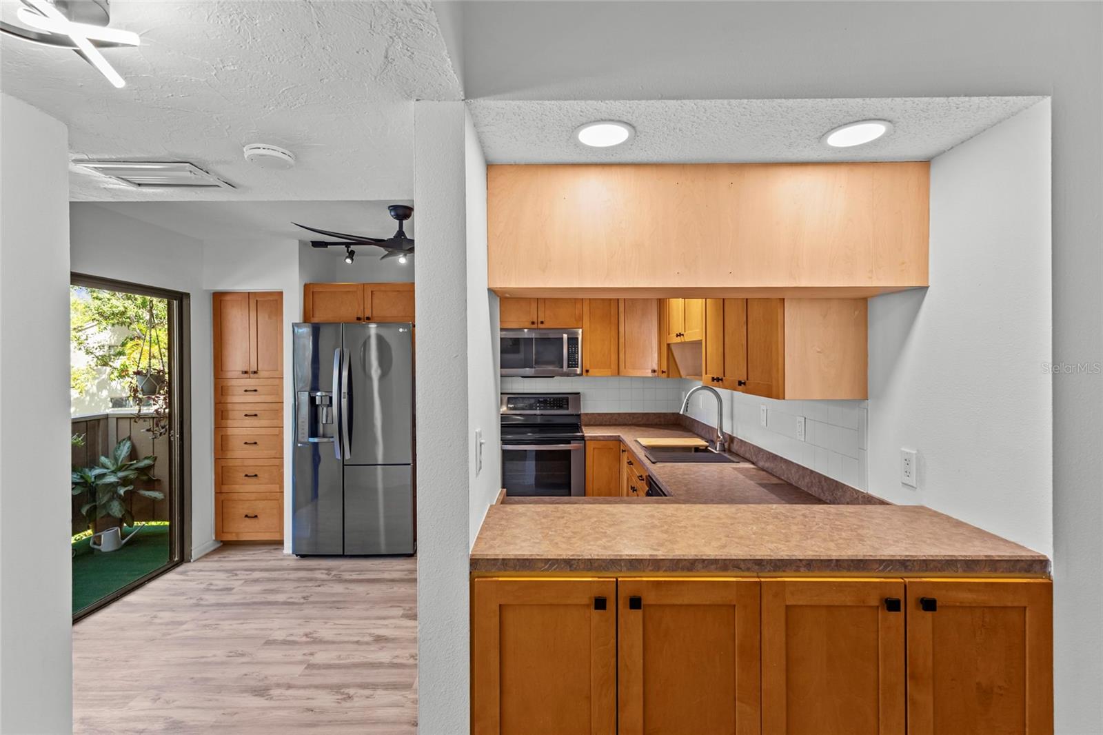 1636 BROOKHOUSE DR #230