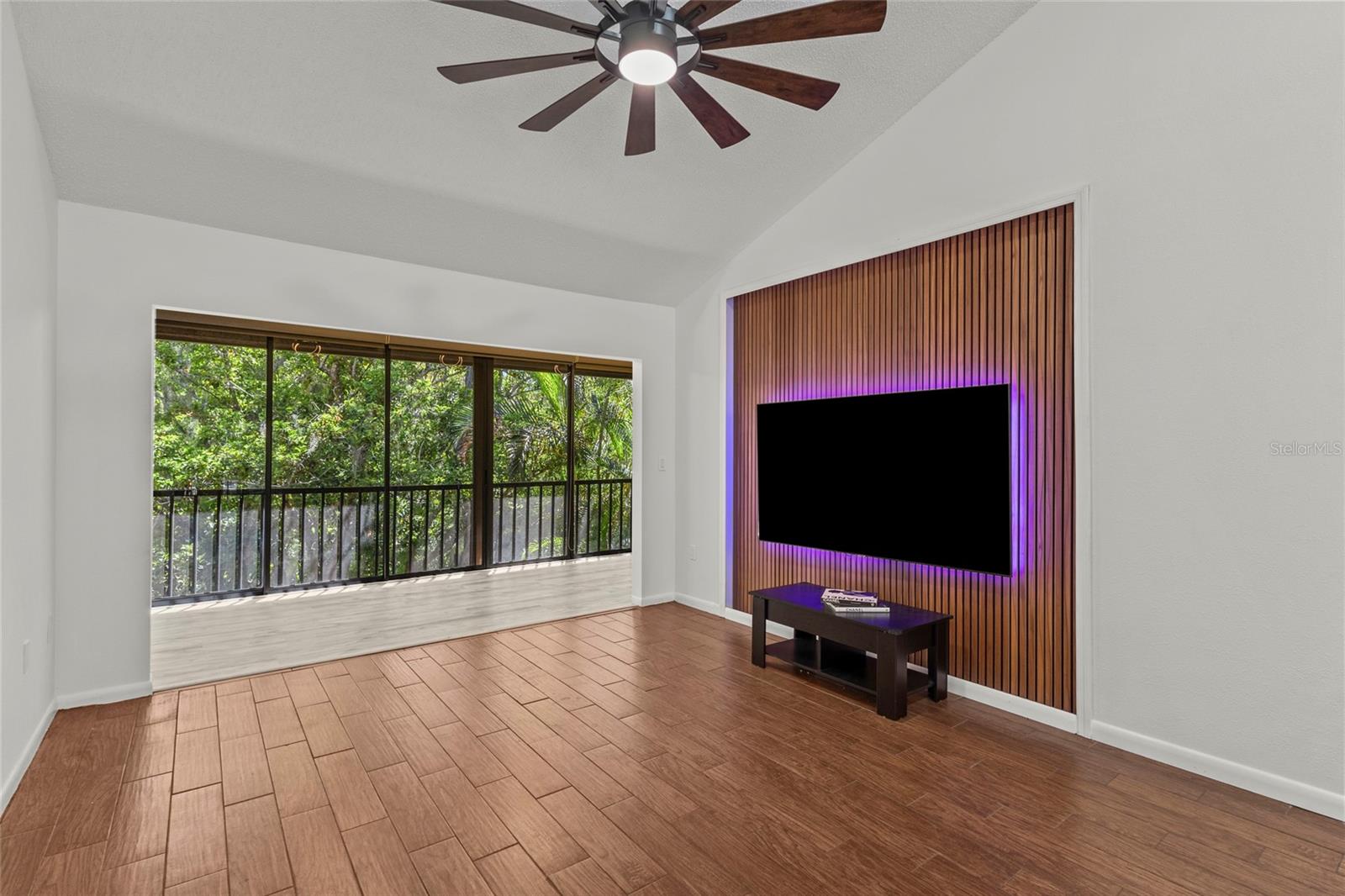 1636 BROOKHOUSE DR #230