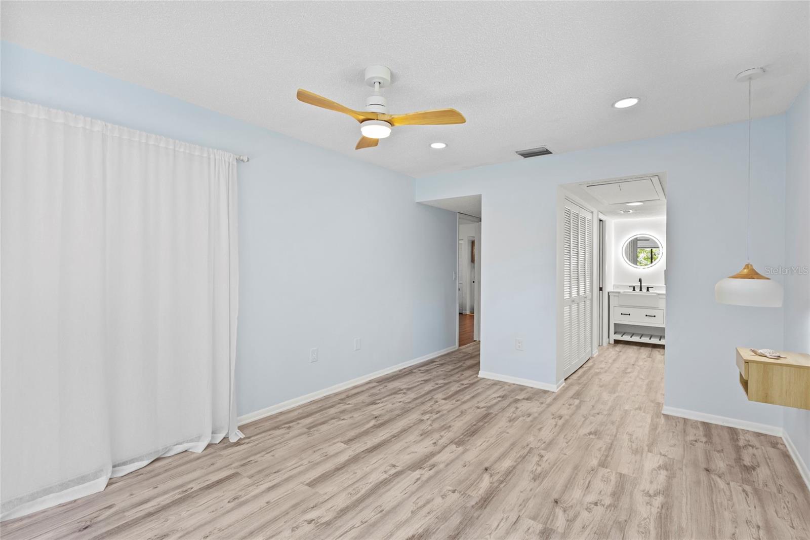 1636 BROOKHOUSE DR #230