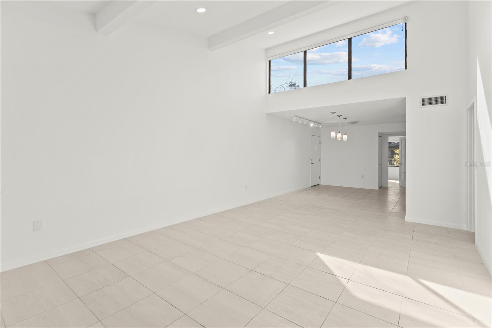 1511 PELICAN POINT DR #279