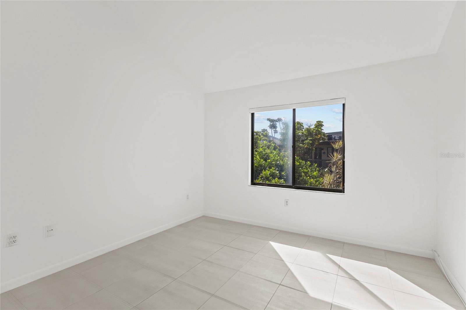 1511 PELICAN POINT DR #279