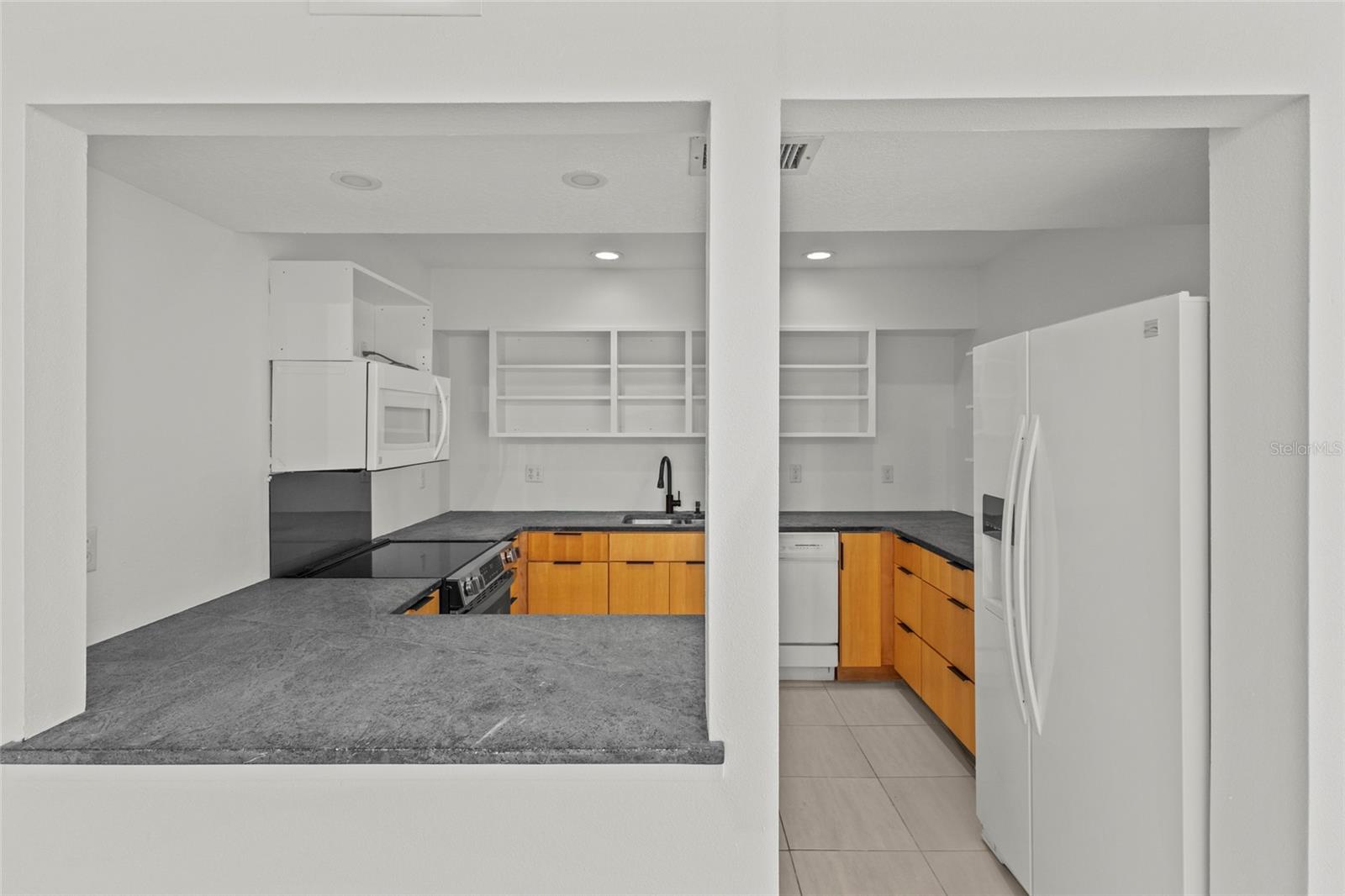 1511 PELICAN POINT DR #279