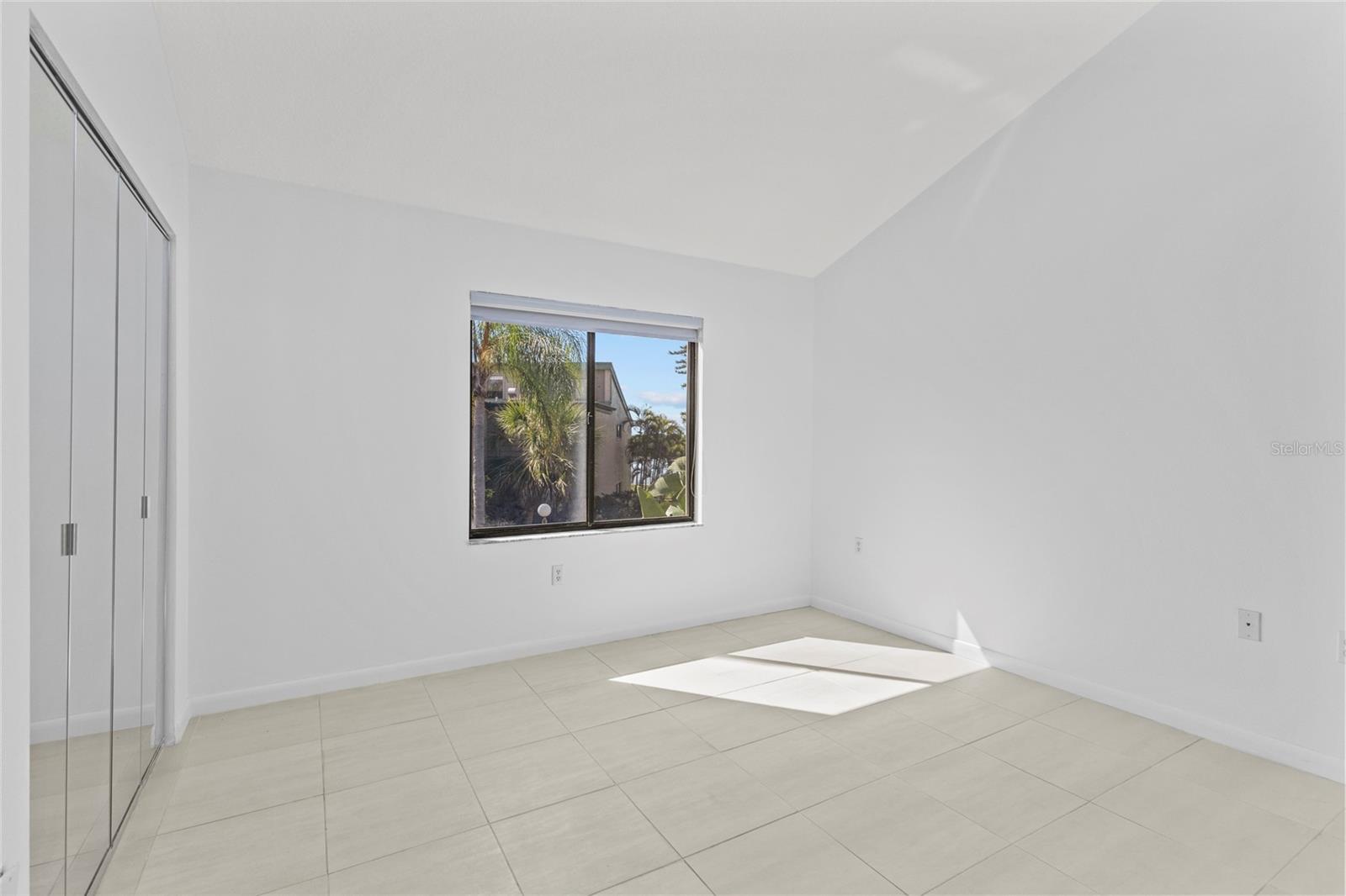 1511 PELICAN POINT DR #279