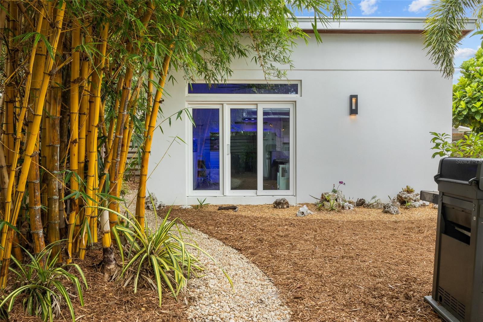 2605 BOTANY AVE