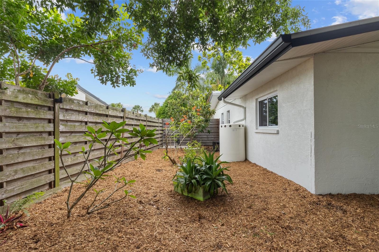 2605 BOTANY AVE