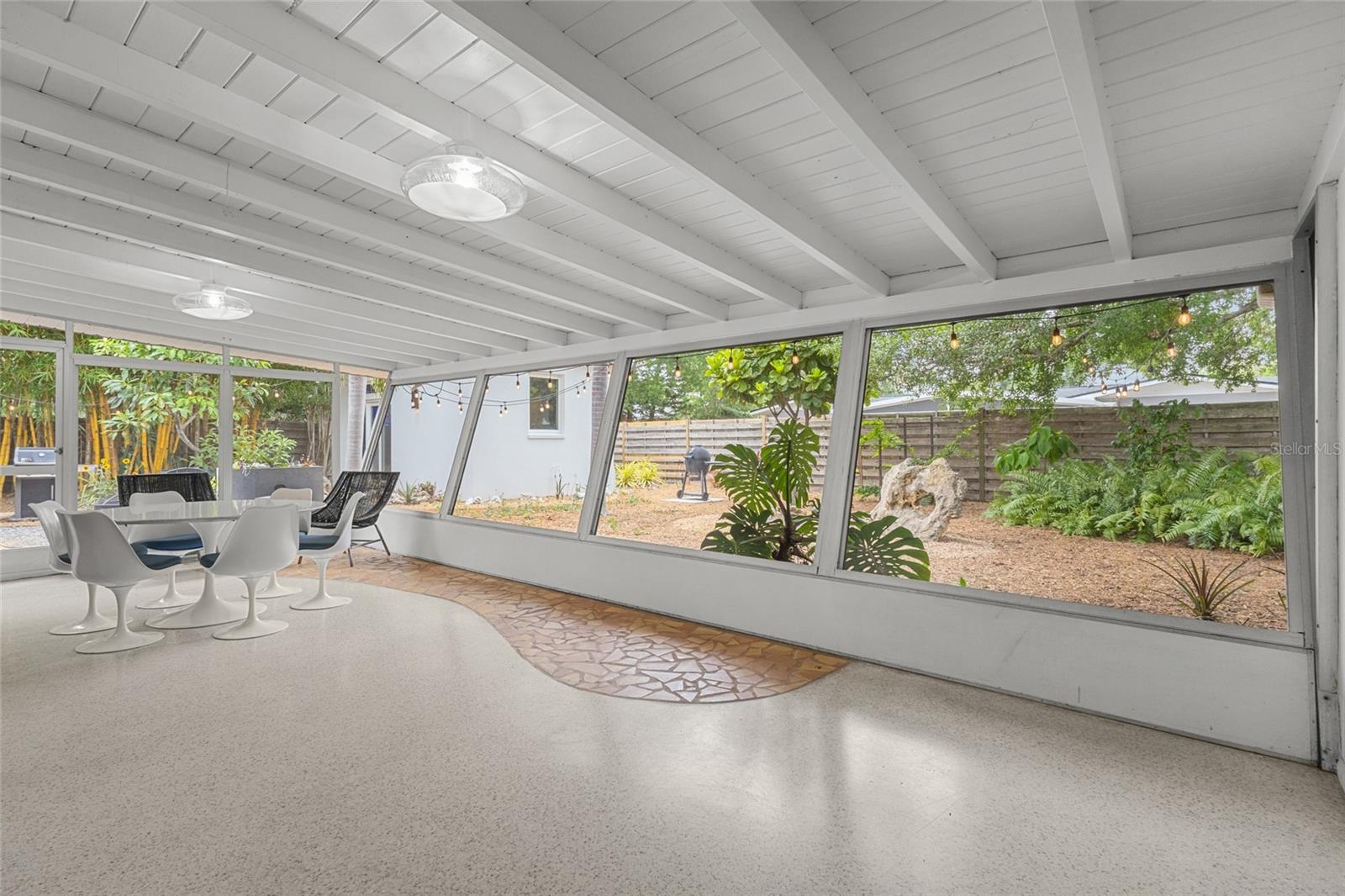 2605 BOTANY AVE