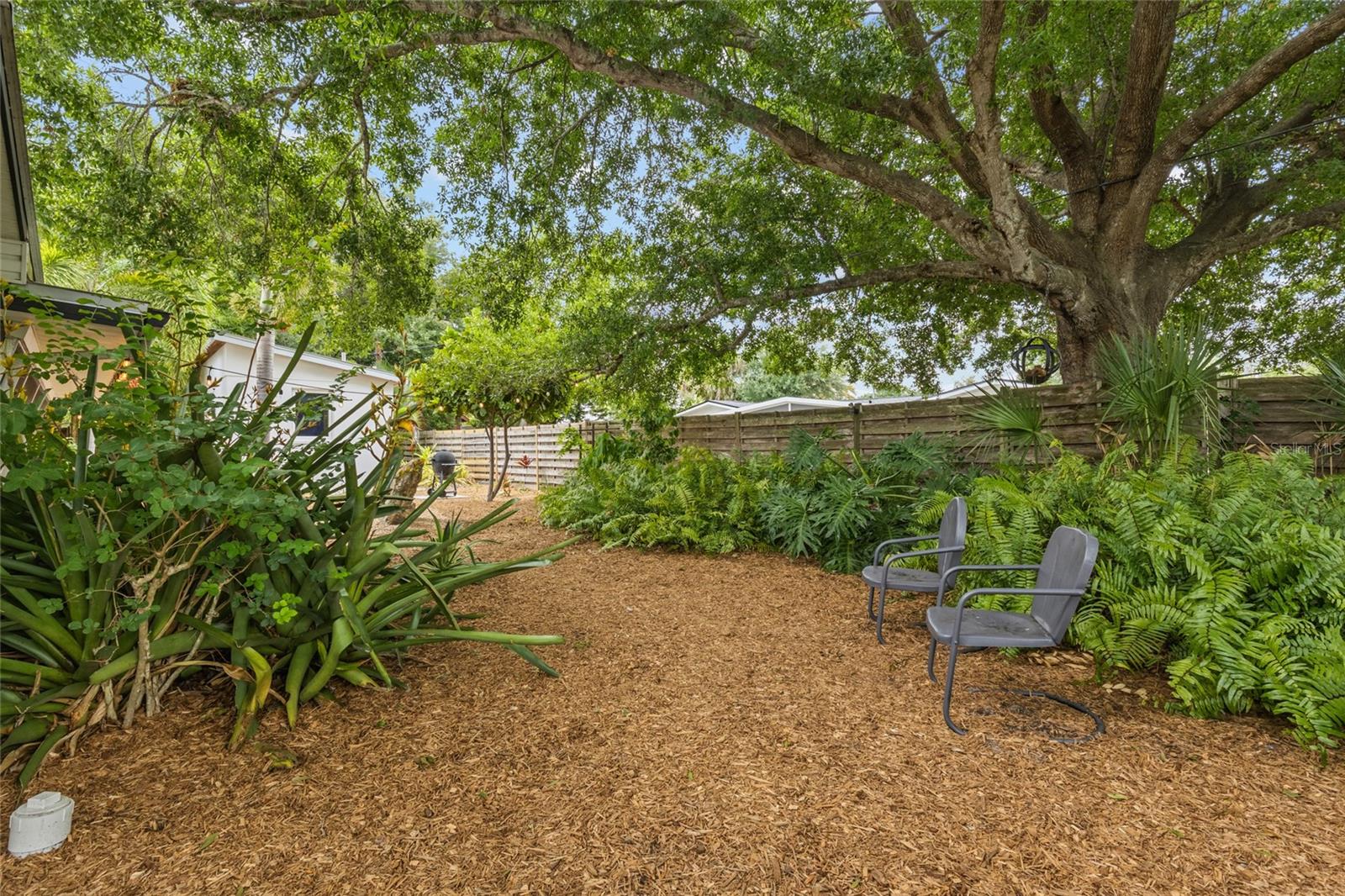 2605 BOTANY AVE