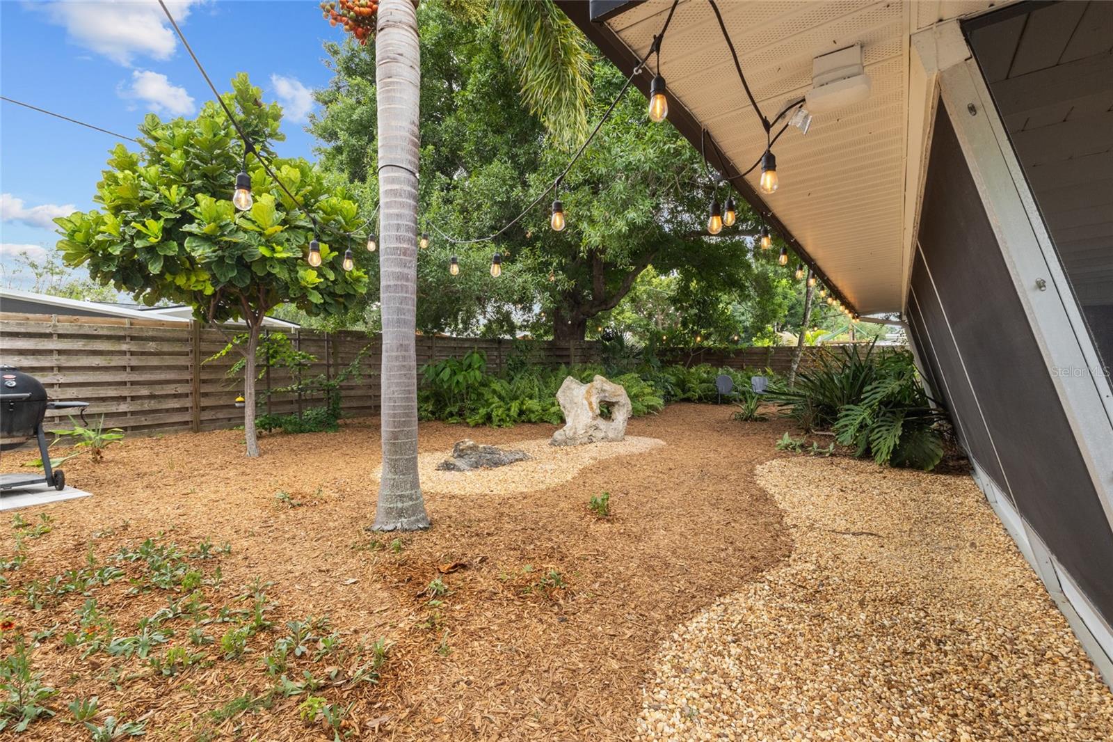 2605 BOTANY AVE