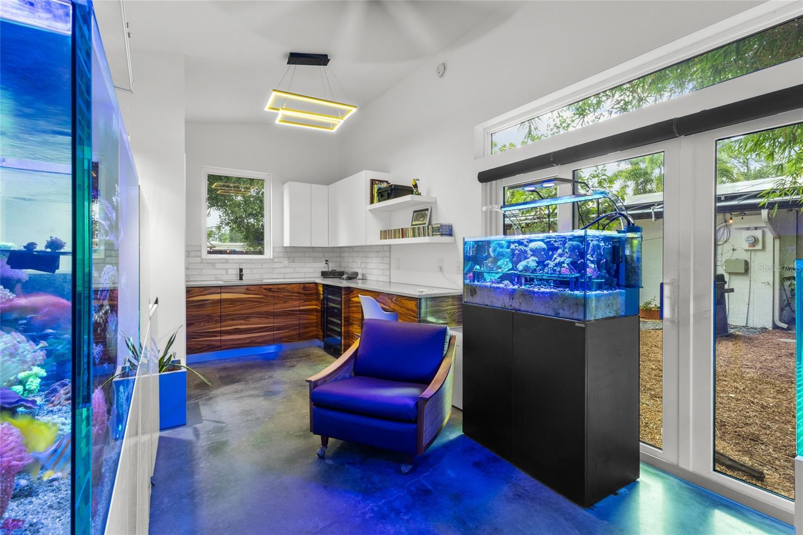 2605 BOTANY AVE
