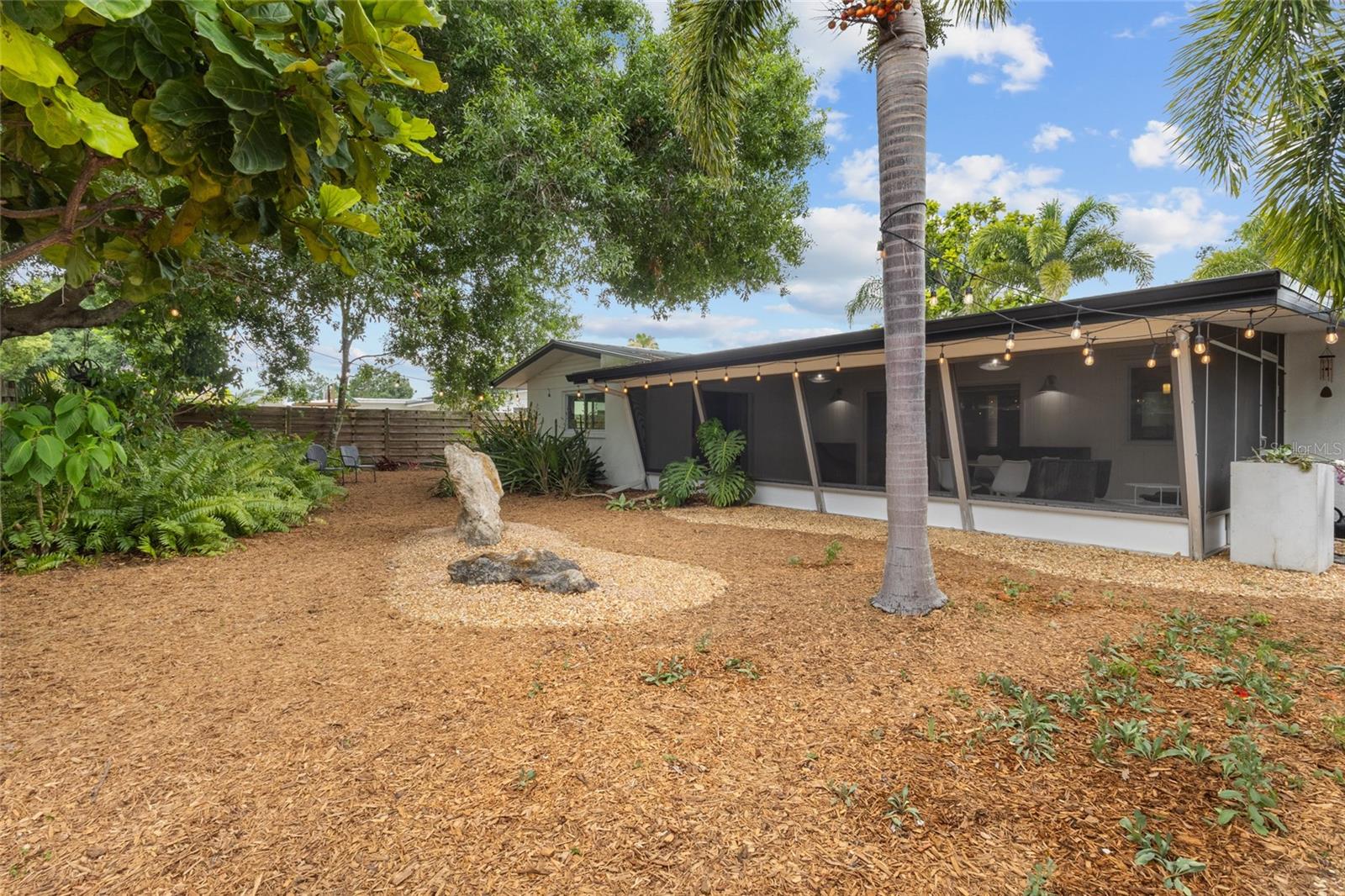 2605 BOTANY AVE