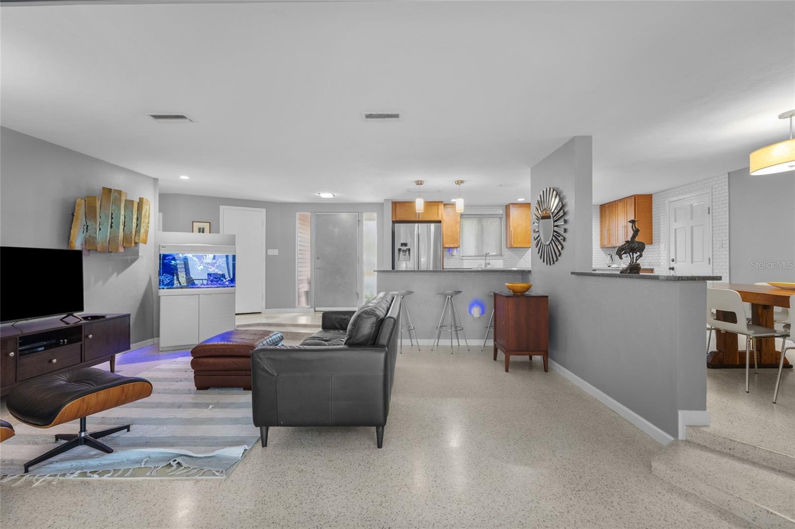 2605 BOTANY AVE