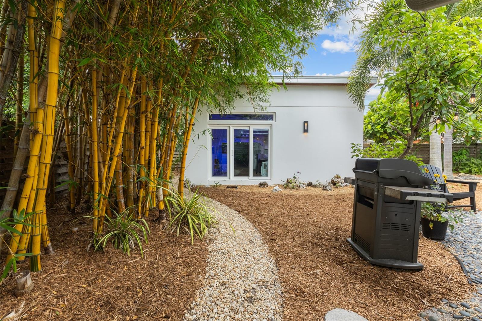 2605 BOTANY AVE