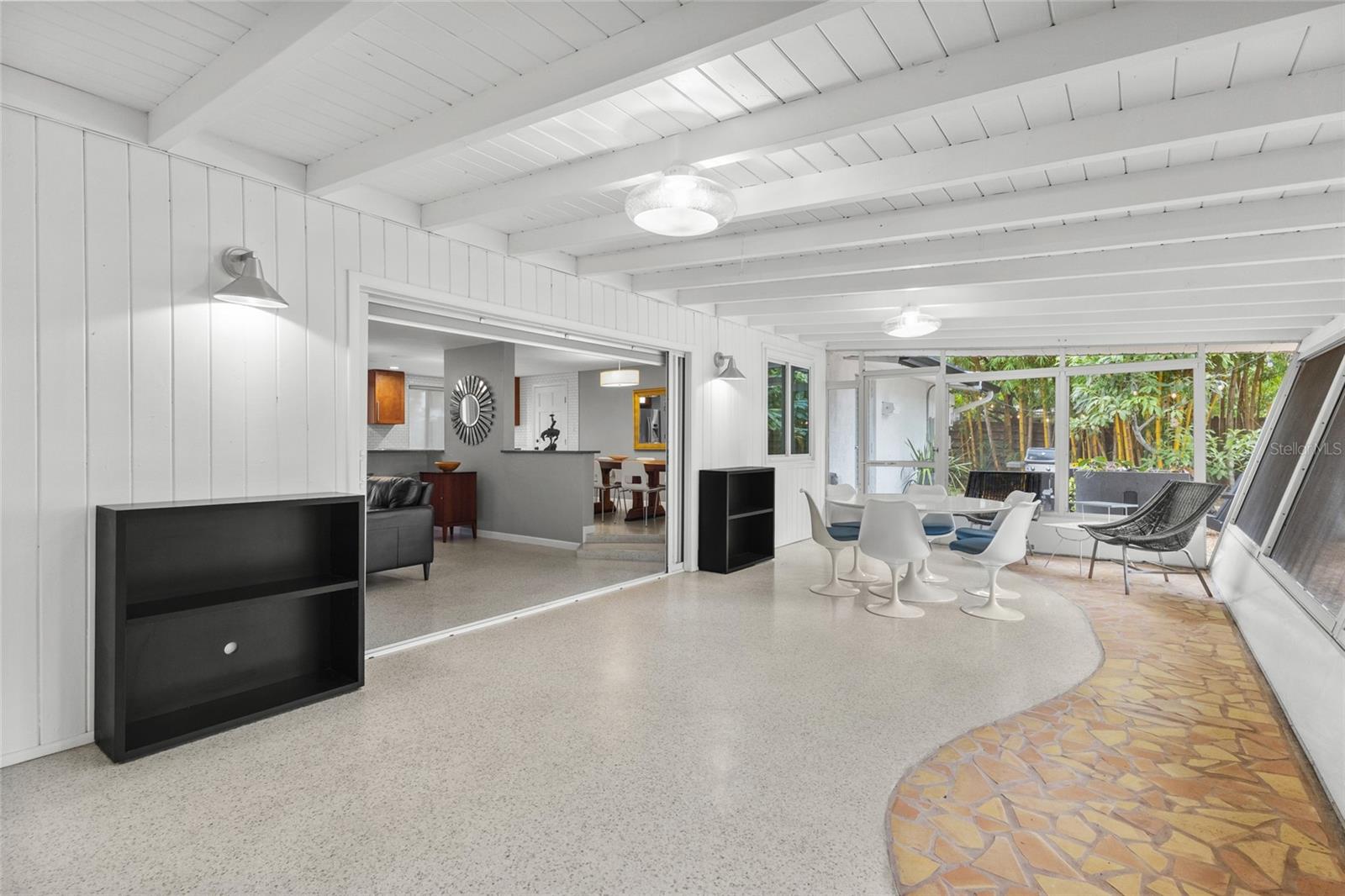 2605 BOTANY AVE