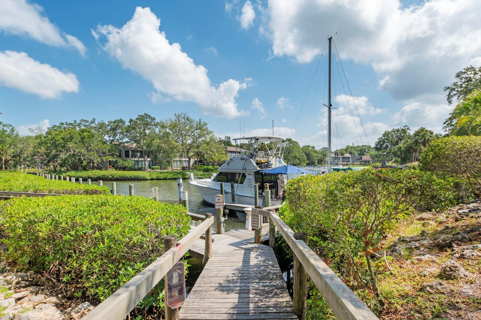 1519 PELICAN POINT DR #288