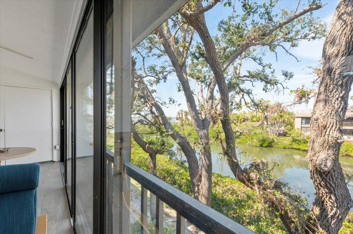 1519 PELICAN POINT DR #288