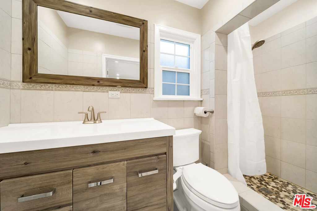 1168 E Lexington Street