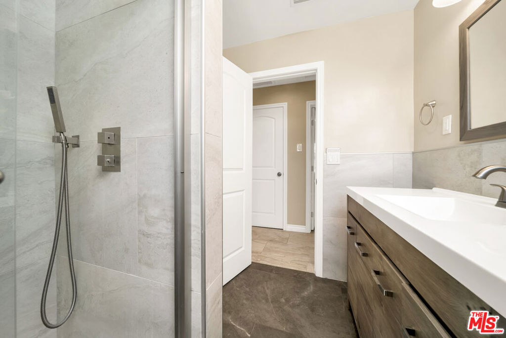 1168 E Lexington Street