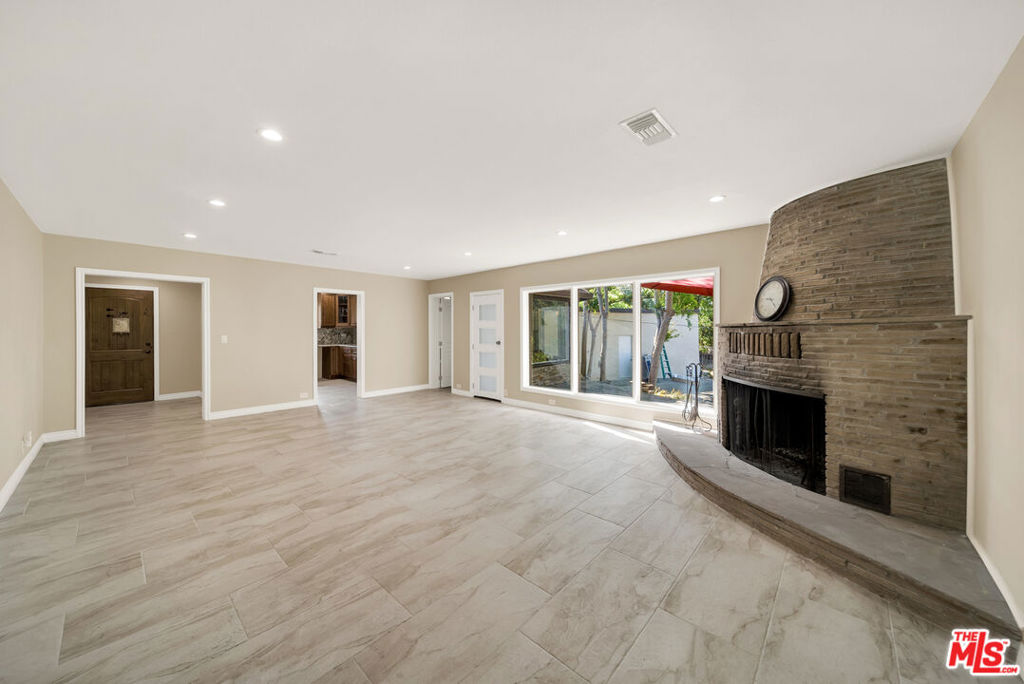 1168 E Lexington Street