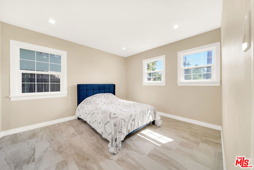 1168 E Lexington Street