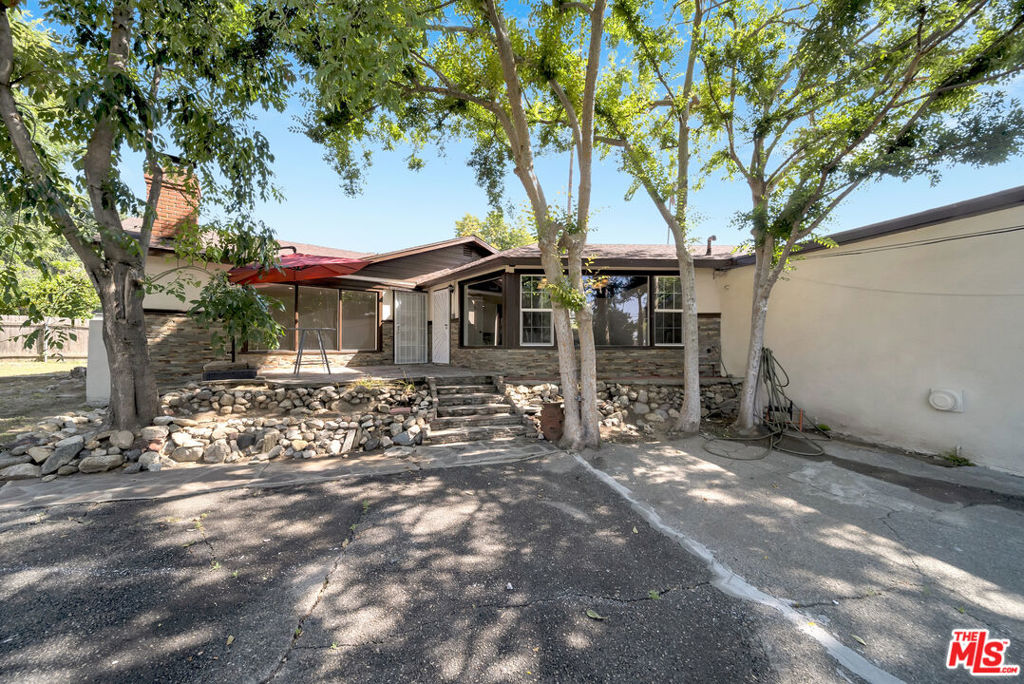 1168 E Lexington Street